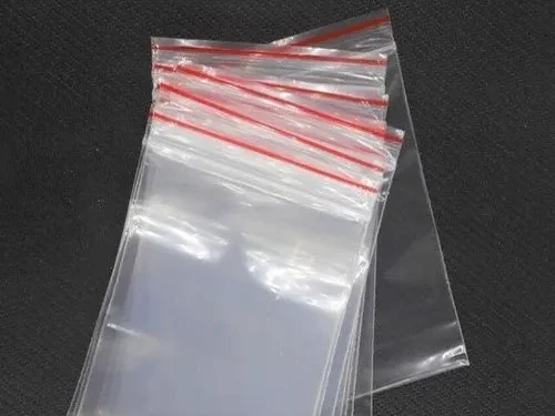 Plastic bag zipper